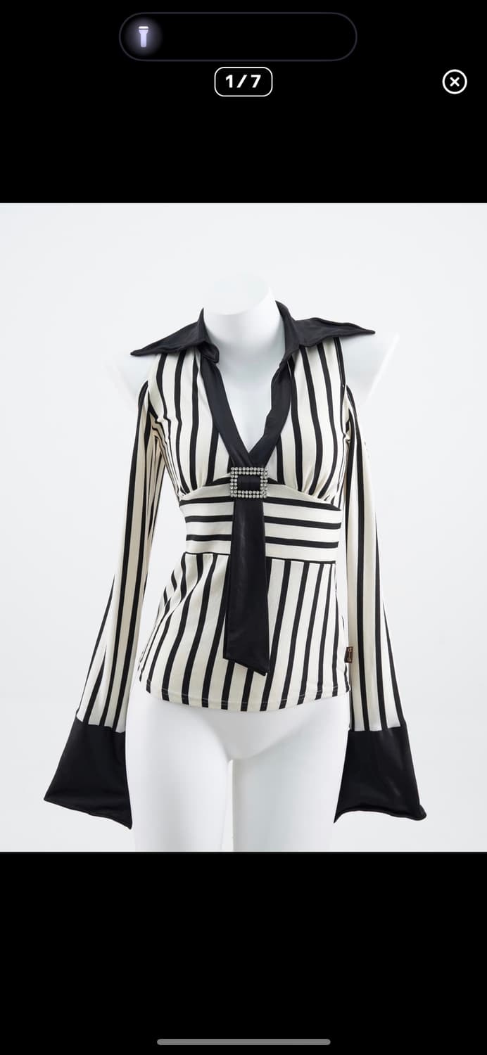 다이아 스트라이프 큐빅 오프숄더 탑 셔츠 d.i.a. 오네갸루 상품이미지1