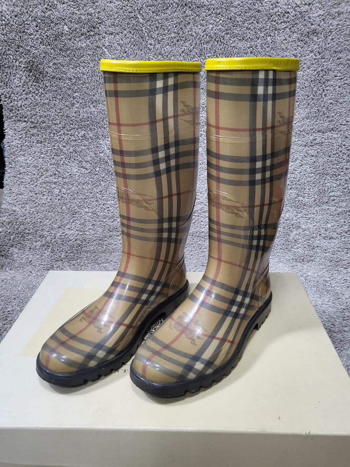 버버리(Burberry) 체크 패턴 레인부츠 250 상품이미지1