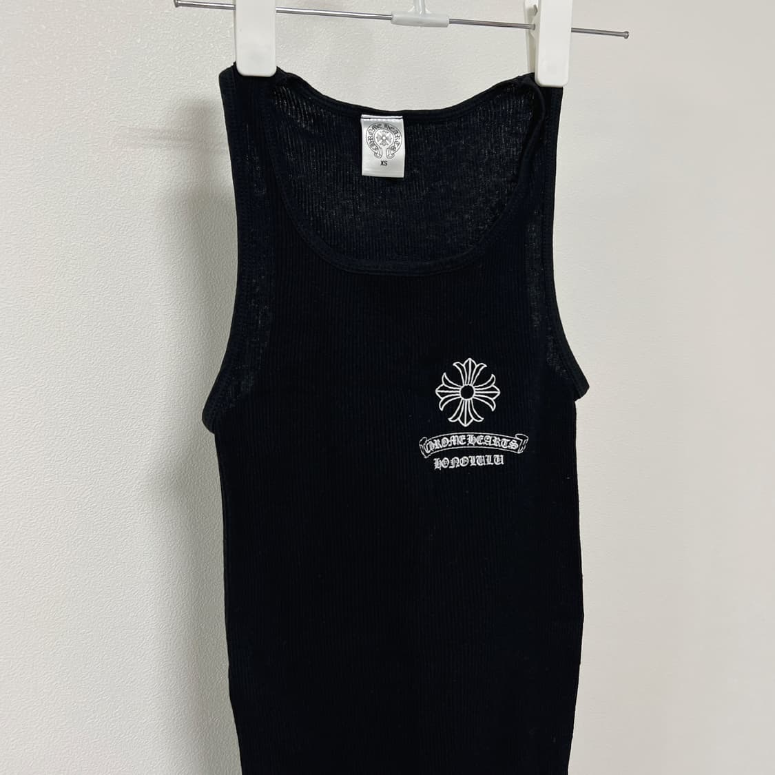 크롬하츠 호놀룰루 CH 플러스 로고 골지 슬리브리스 나시 블랙 상품이미지4