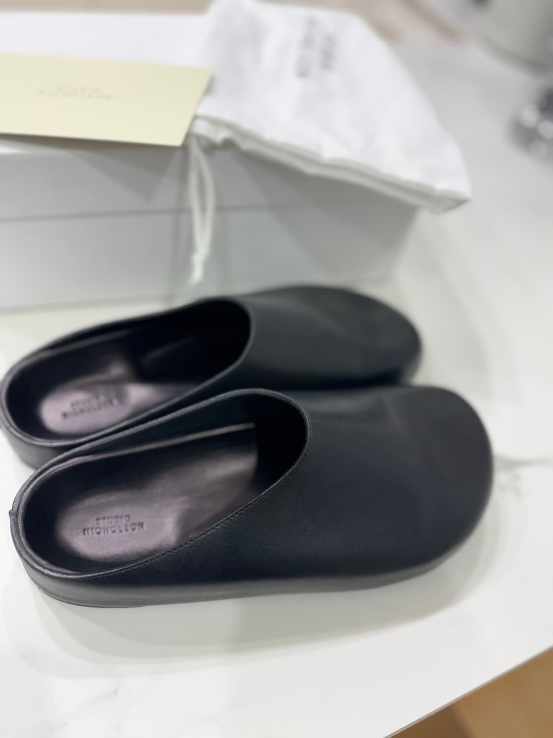 스튜디오 니콜슨 소가죽 슬립온 새상품팝니다(270size) 상품이미지3