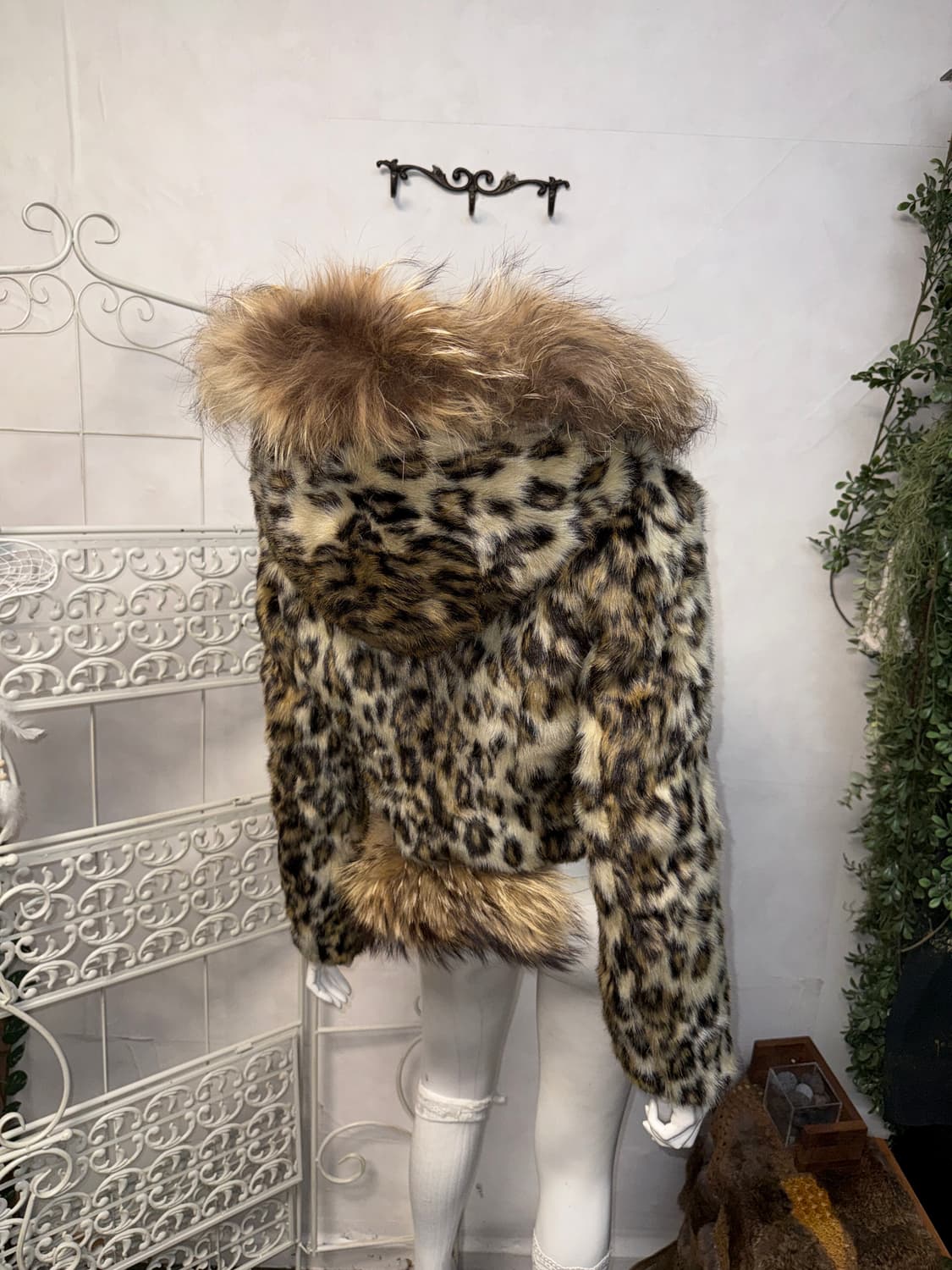 Brown faux fur leopard hood crop jacket  상품이미지2