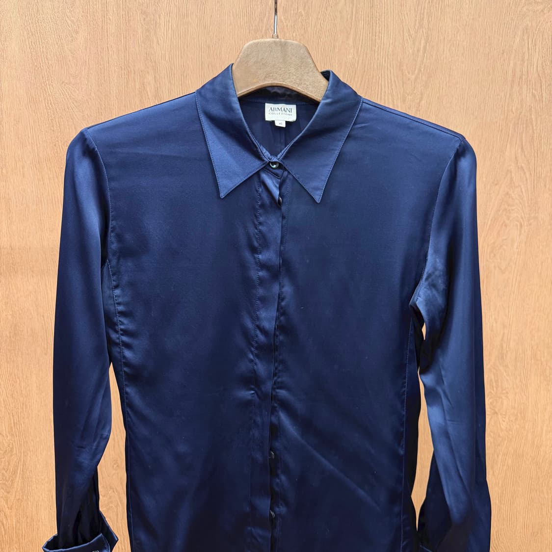 아르마니 꼴레지오니 블라우스 셔츠 버튼 커프스 무지 디테일 네이비 상품이미지4