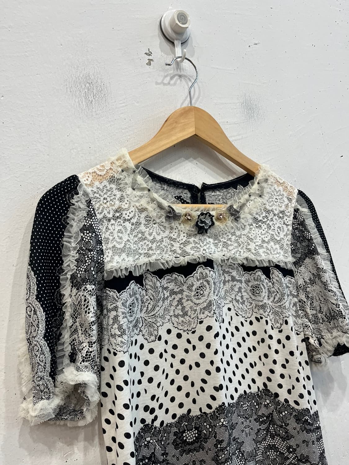ZIN KATO JPN 도트 레이스 반팔 블라우스 상품이미지2