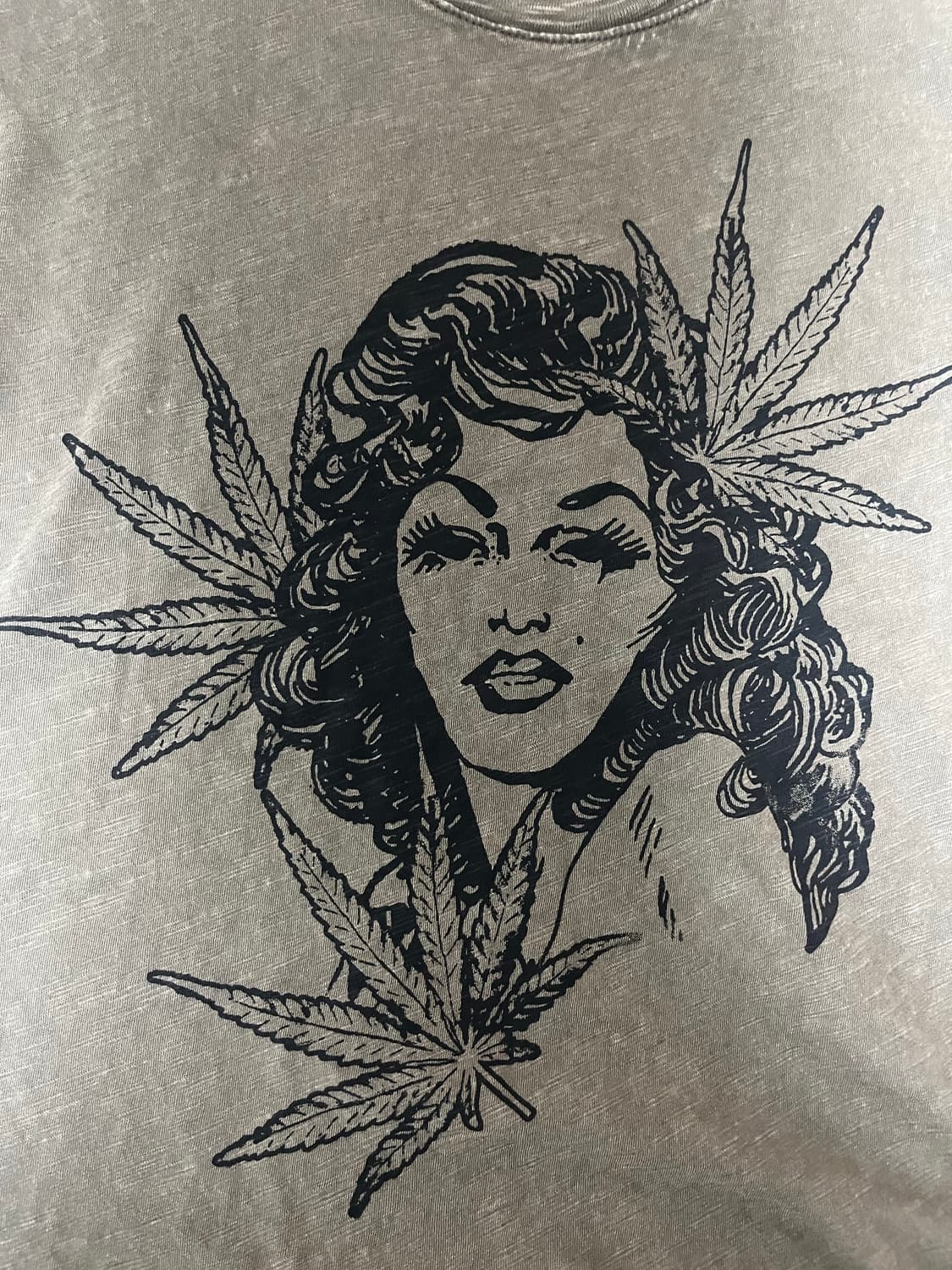 존 바바토스 티셔츠 상품이미지1