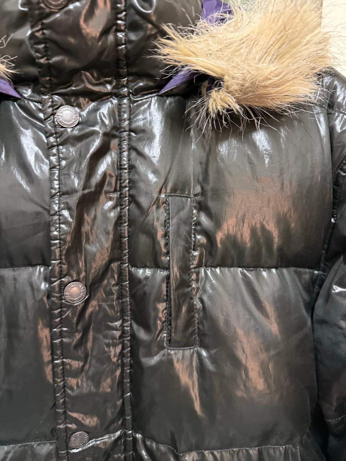 퀵실버 배색 퍼 유광패딩 상품이미지2