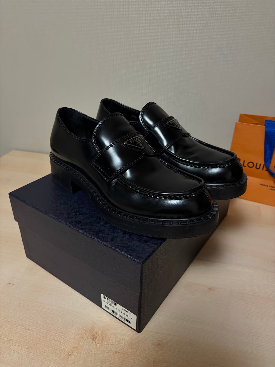 프라다 초콜릿 브러시드 가죽 로퍼(7size) 상품이미지2