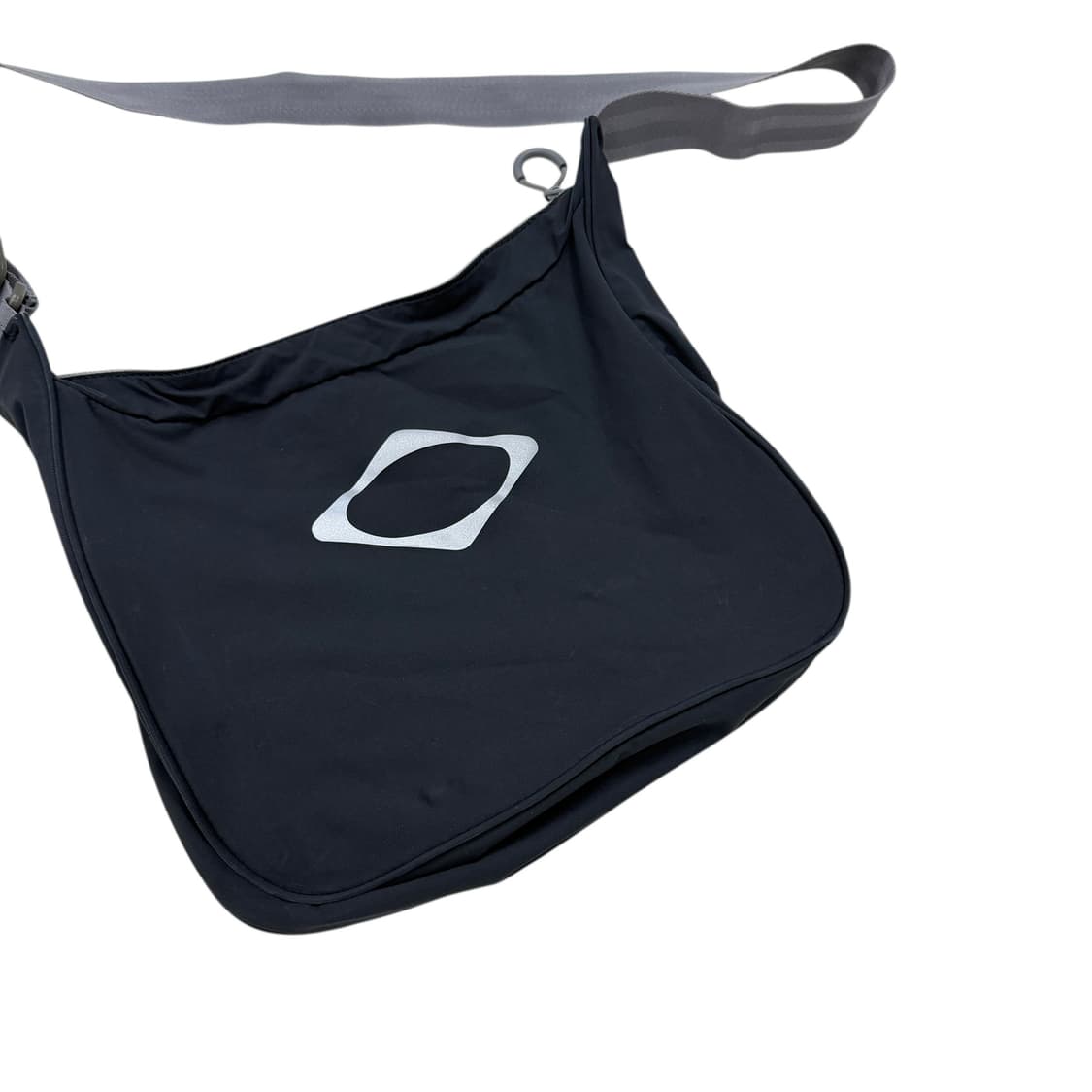 미스치프 더현대 롬버스 라이트 웨이트 크로스백 가방 블랙 상품이미지7