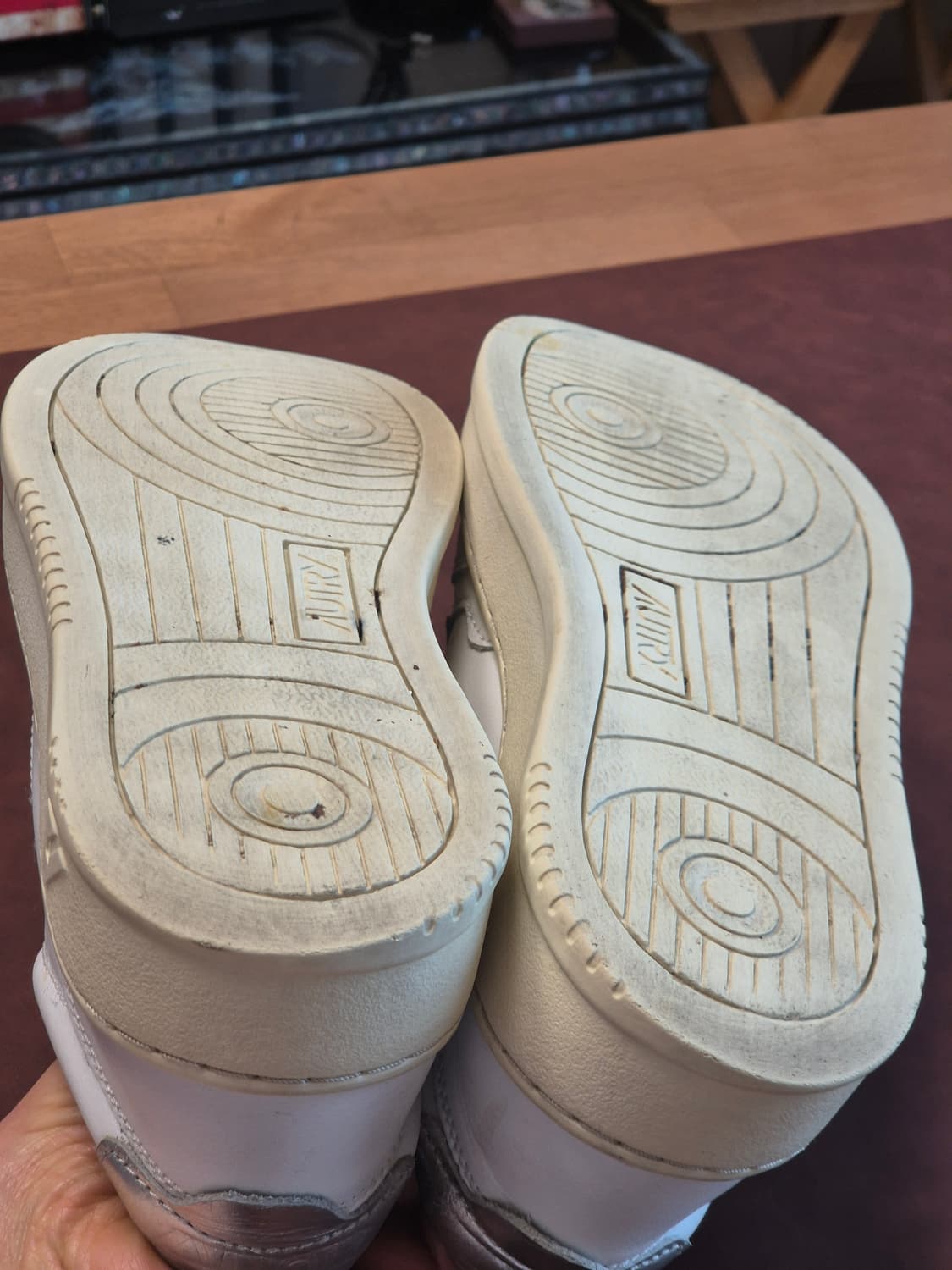 240-245(38) 오트리 메달리스트 로우 스니커  상품이미지7