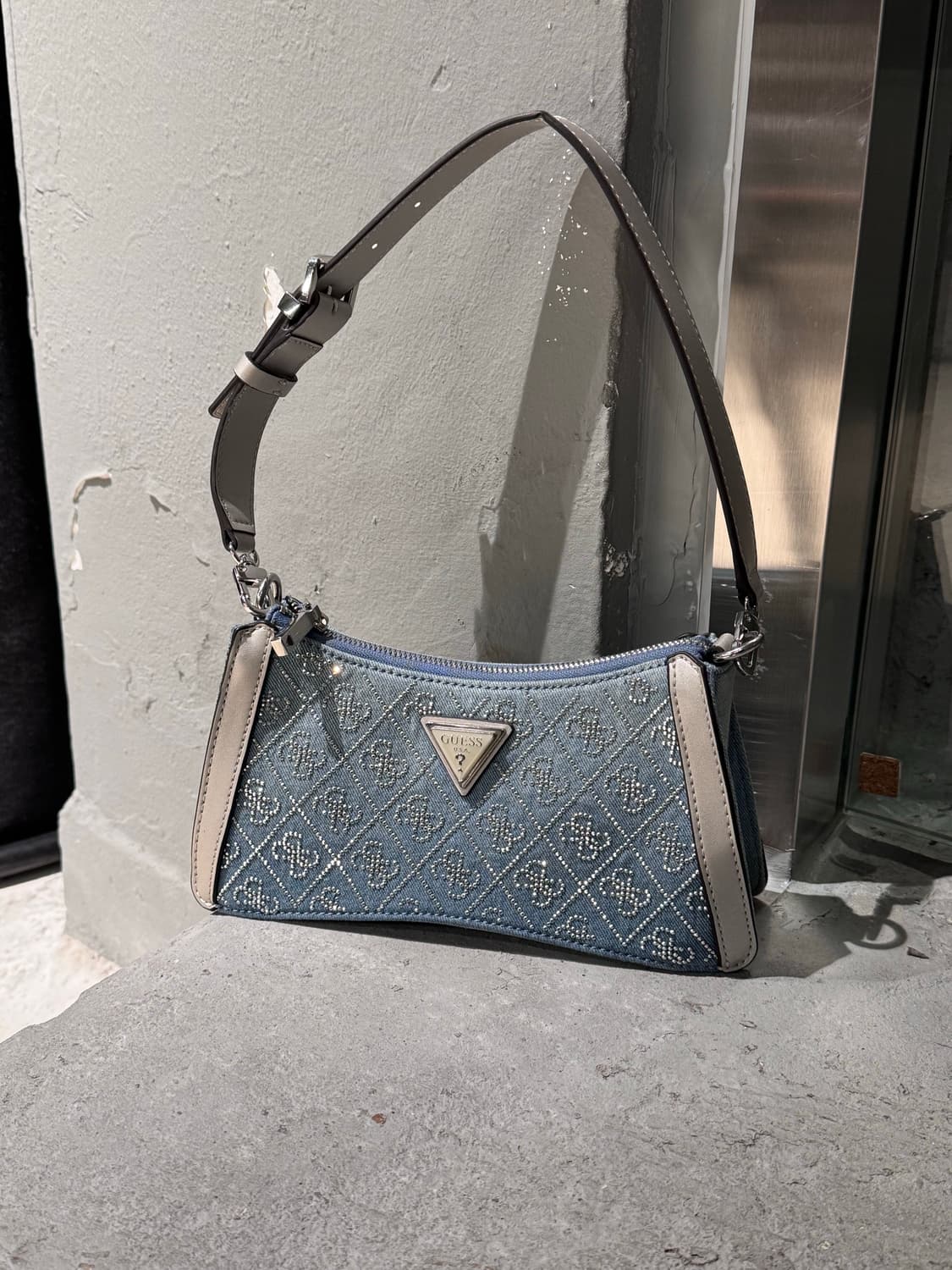 Guess 게스 데님 레더 숄더백  상품이미지2