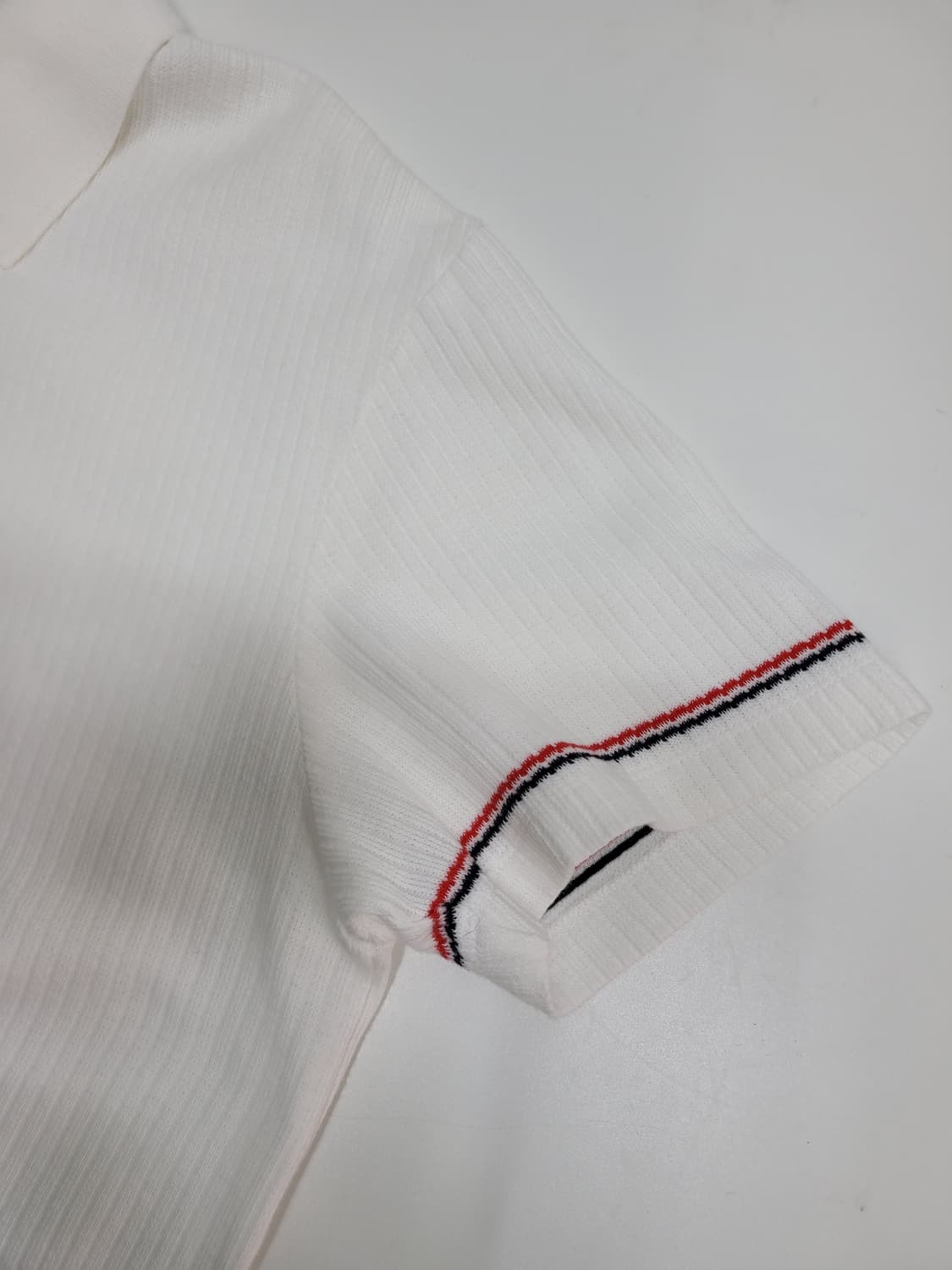 톰브라운 삼선 스트라이프 커프 폴로 반팔 티셔츠 / 남 3사이즈 화이트
 상품이미지5