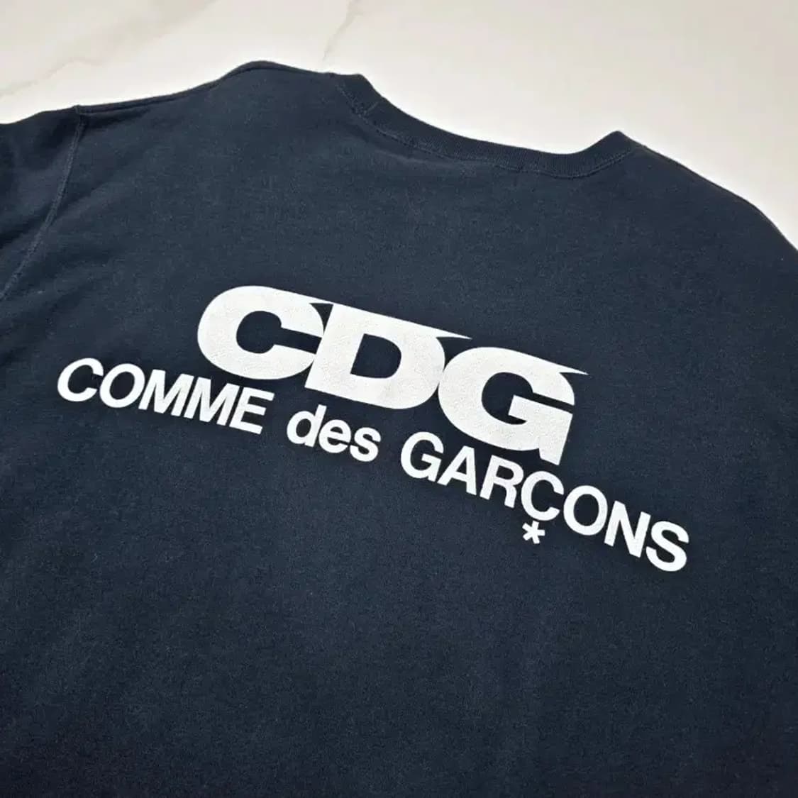 [정품] CDG 꼼데가르송 굿디자인숍 빅로고 맨투맨 네이비 L 상품이미지5