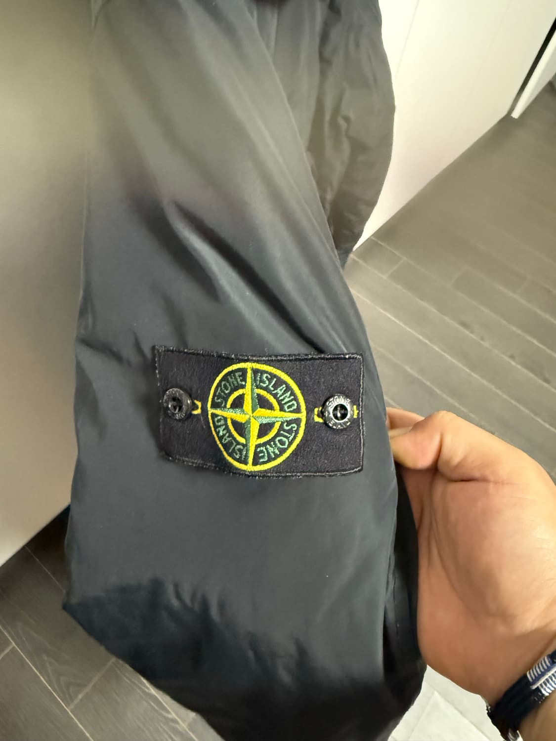 스톤아일랜드 마이크로렙스 패딩 블랙 xl 상품이미지4