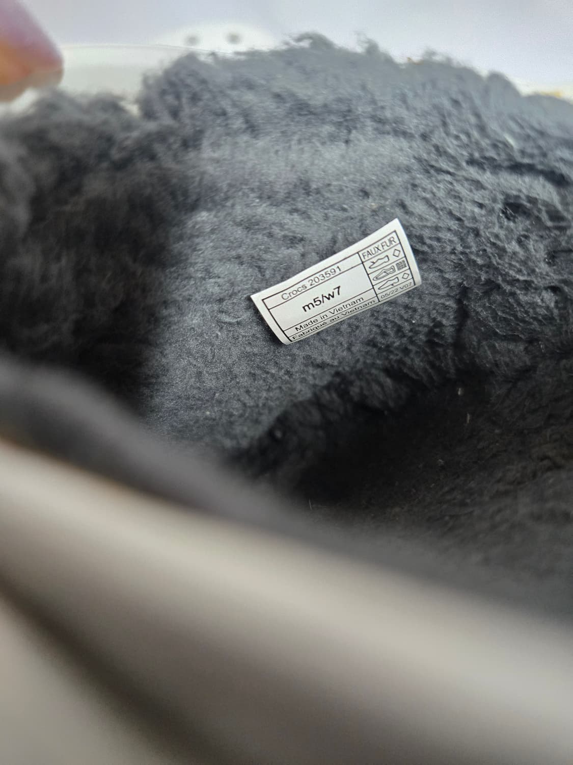 크록스 털 슬리퍼 M5/W7 235mm추천 상품이미지5
