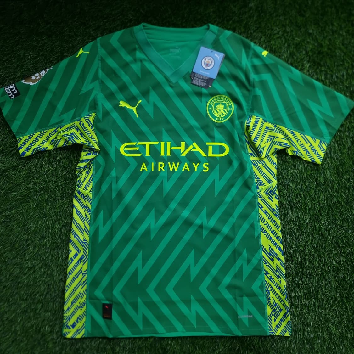 23-24시즌 맨체스터 시티 홈 선수지급용 GK 유니폼 #1 에데르송 상품이미지2
