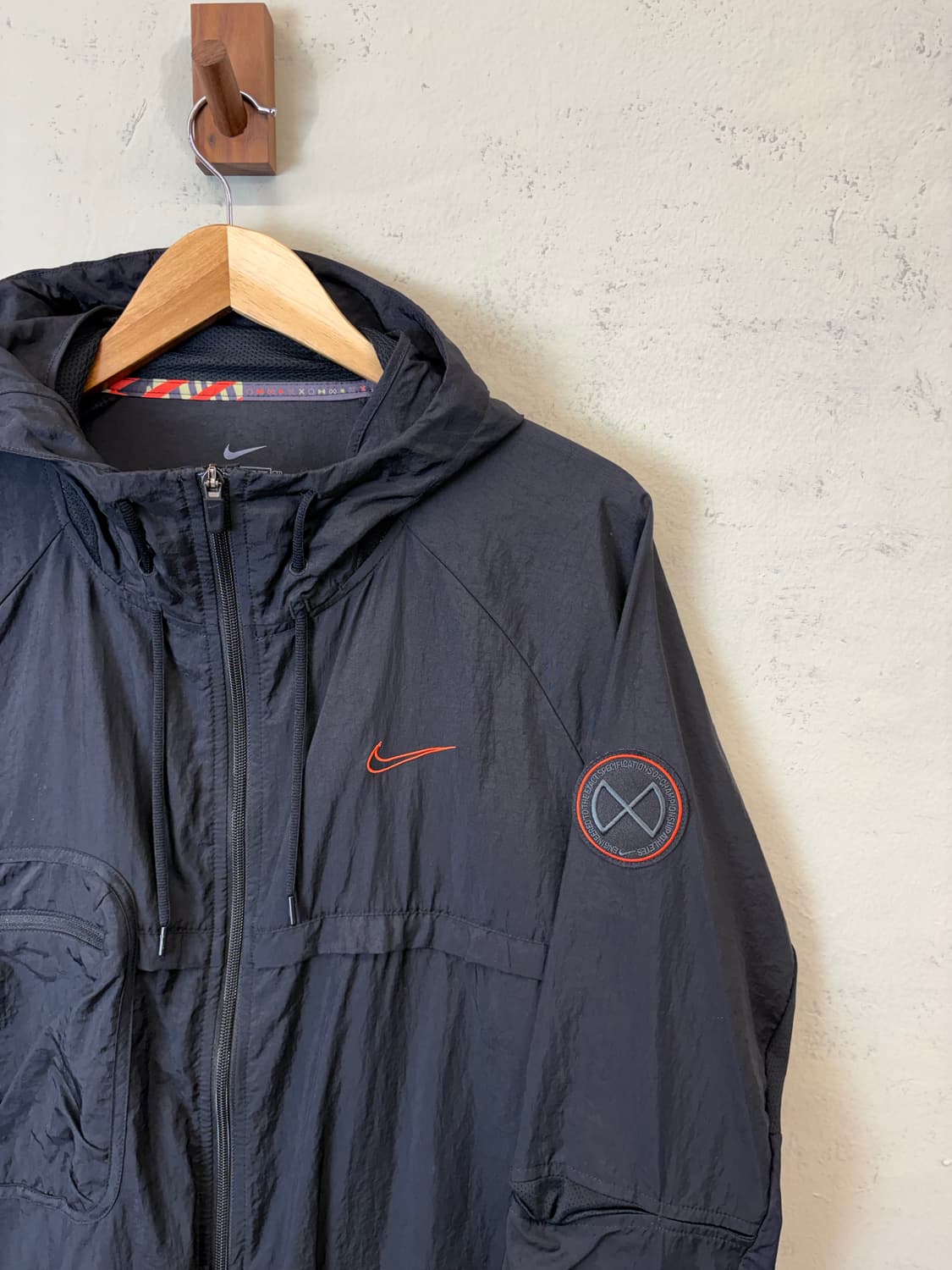 나이키 와펜 스탠다드핏 바람막이 블랙 상품이미지2
