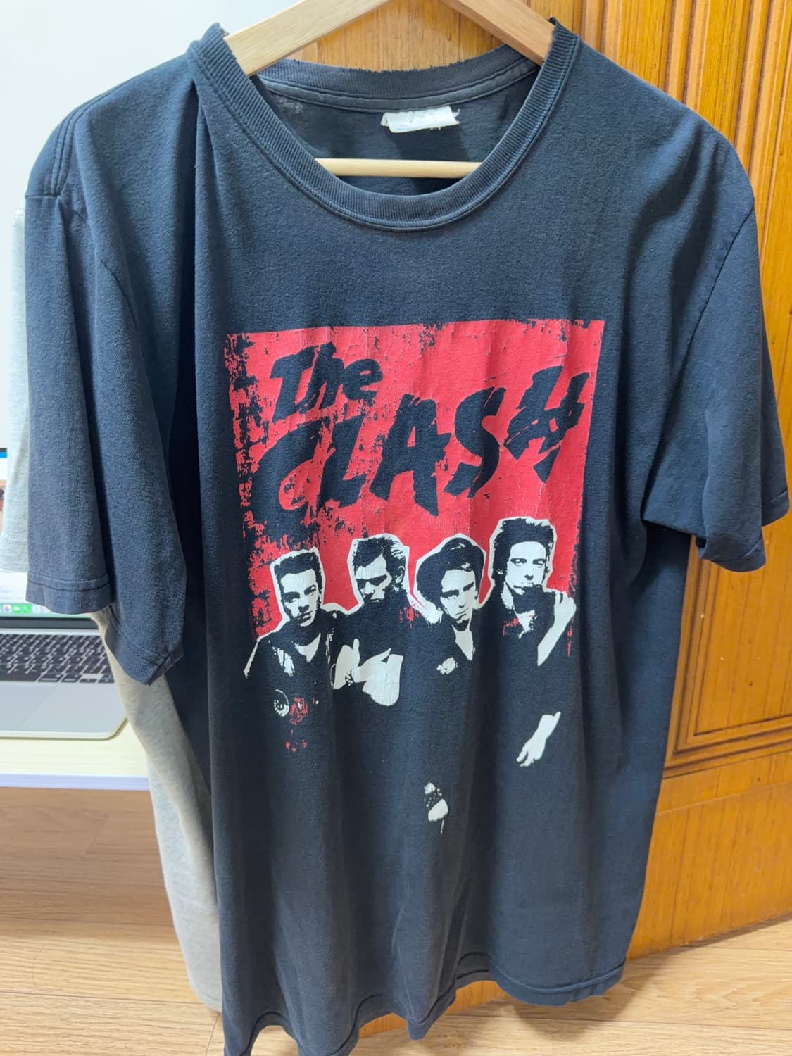 Vintage The Clash 밴드티. 상품이미지3
