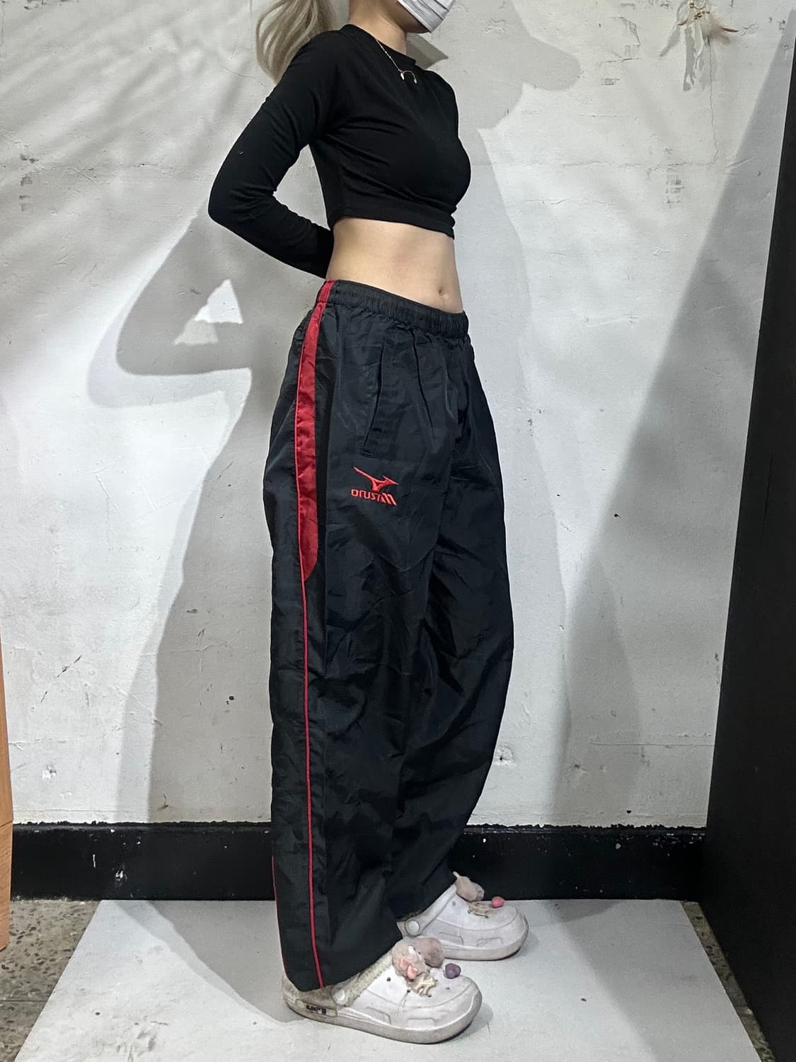 미즈노 블랙 레드 사이드 라인 와이드 트랙 팬츠 L 상품이미지1