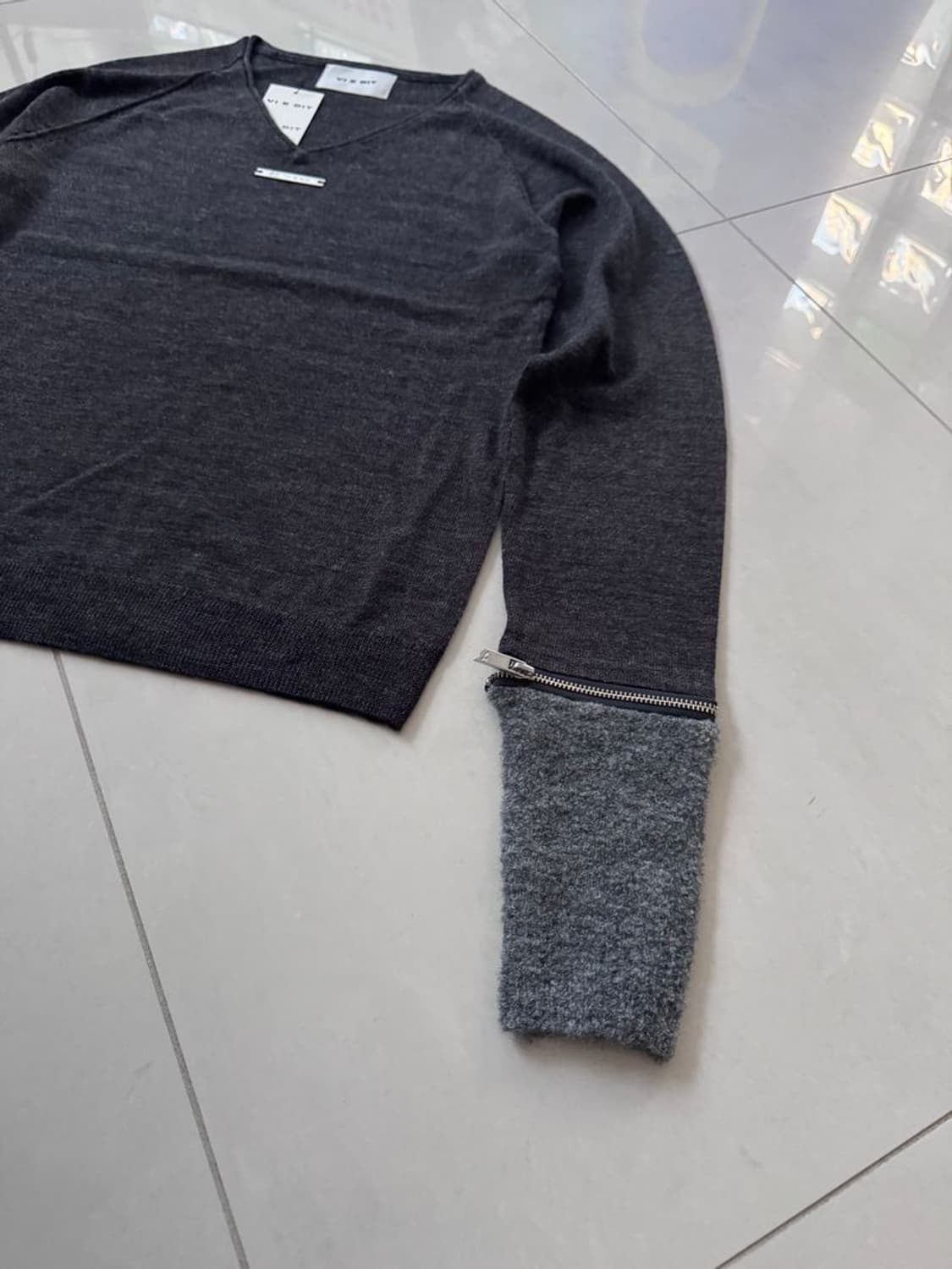 GLOVE V-NECK KNIT V넥 니트  상품이미지1