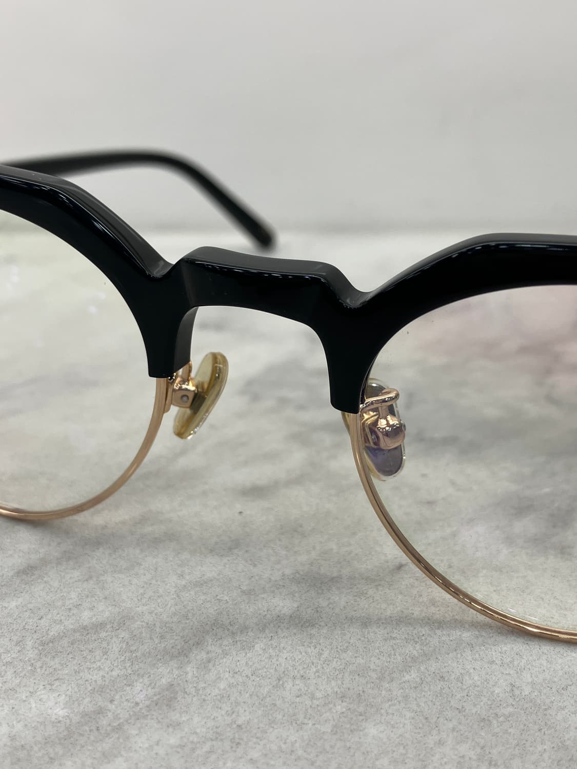 B35 밴시몽 BENSIMON 블랙골드 라운드 볼드 하금테 안경(27g) 상품이미지5