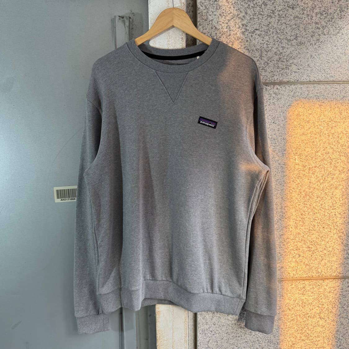 파타고니아 패치 로고 맨투맨 상품이미지2