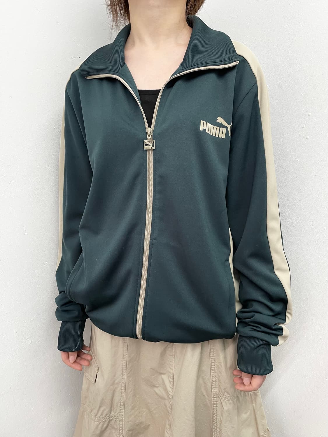 퓨마 카키 사이드라인 트랙탑 상품이미지1