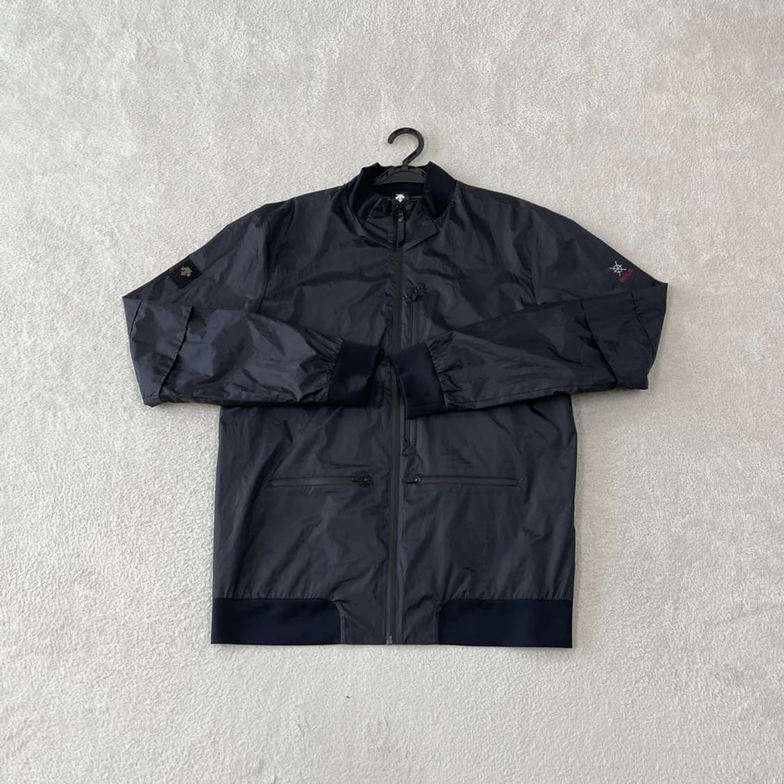 XL 데상트 경량 바람막이 105 상품이미지1