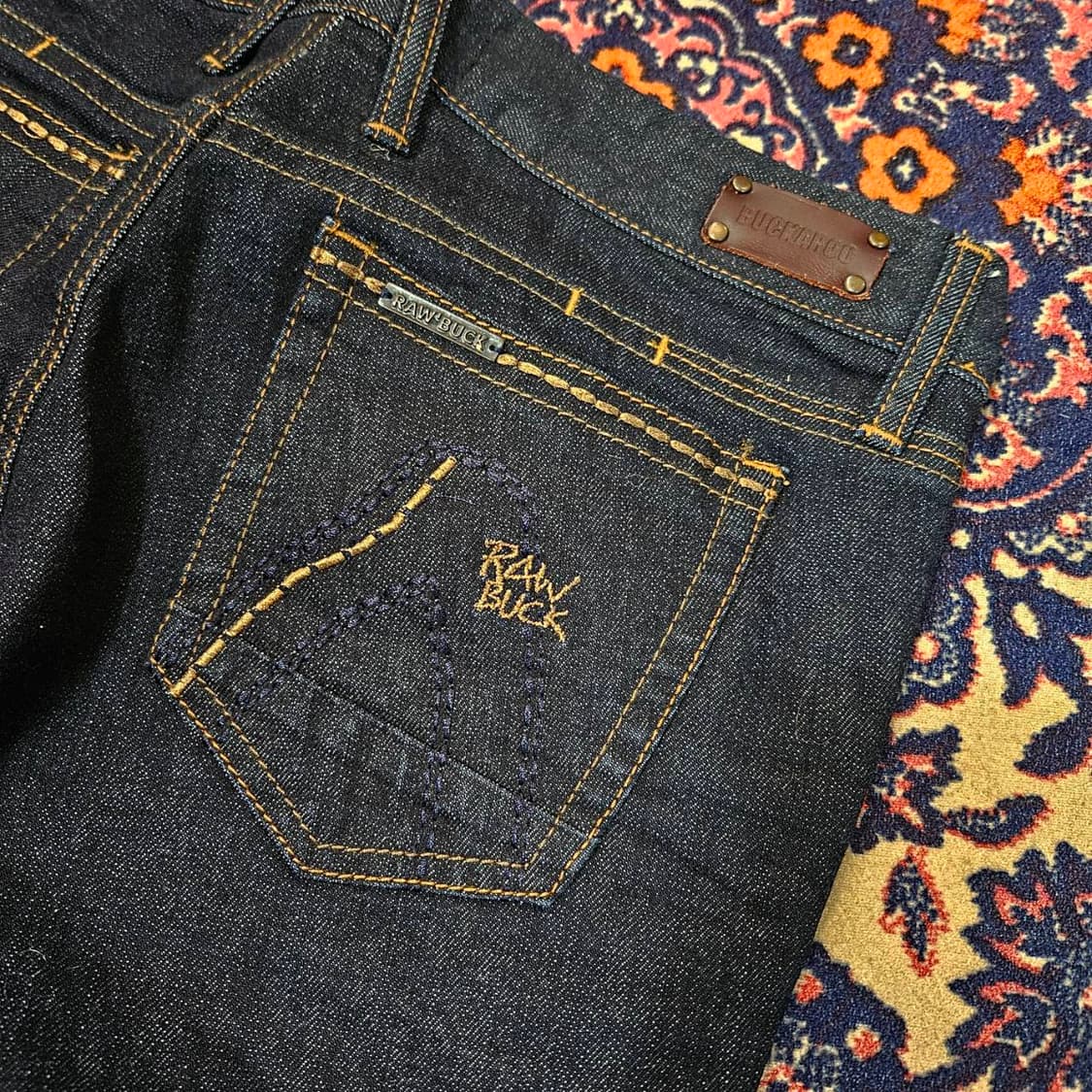 Raw Buck by 버커루 포켓 스티치 부츠컷 데님 팬츠  상품이미지5