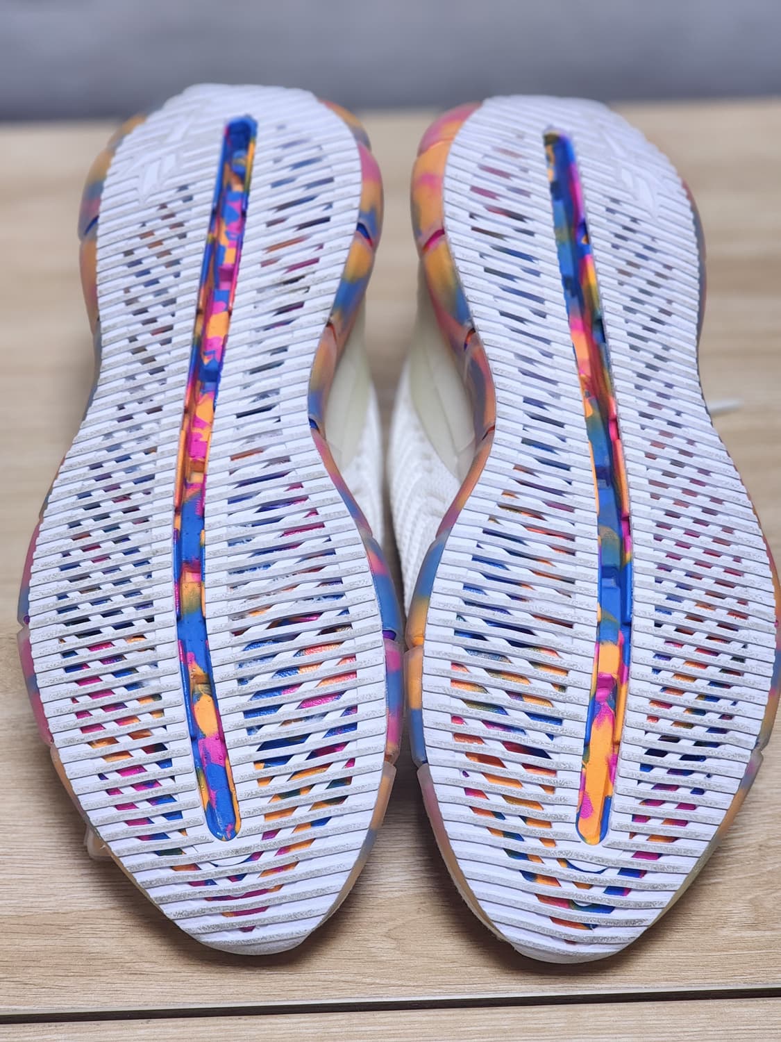 리복 Zig Kinetica 화이트 멀티컬러 러닝화 240mm 상품이미지6
