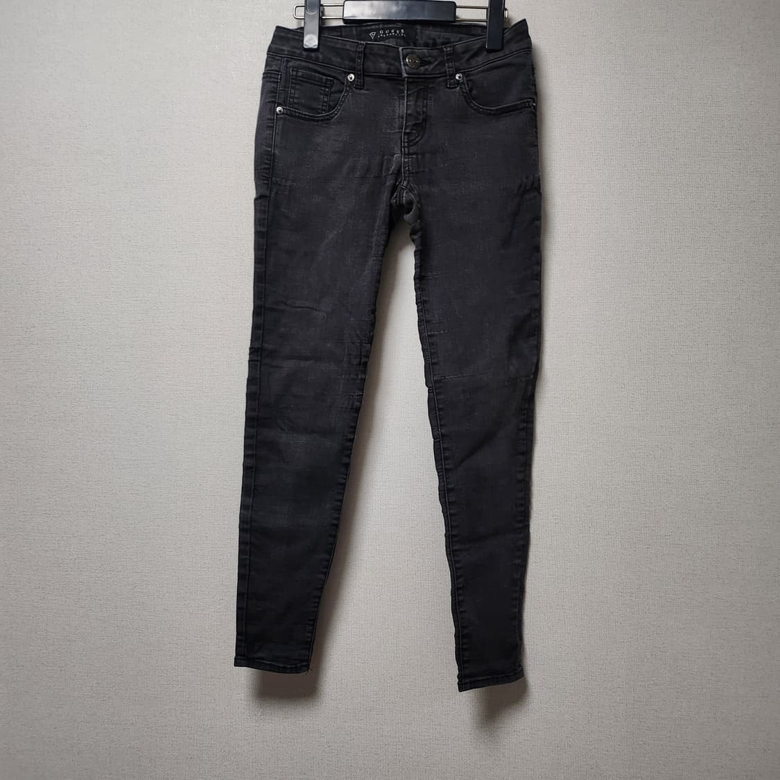 [27] Guess 블랙 스키니진 흑청바지 상품이미지1