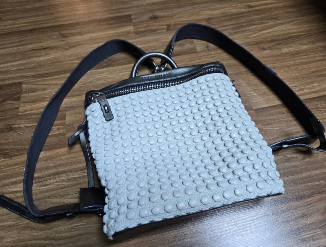 헬리안서스 양가죽 엠보싱 크로스 + 백팩 [정품] 상품이미지1