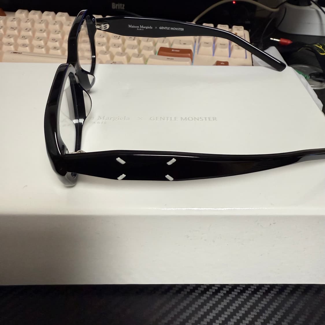 젠틀몬스터 마르지엘라 mm212 크림 구매제품 상품이미지2