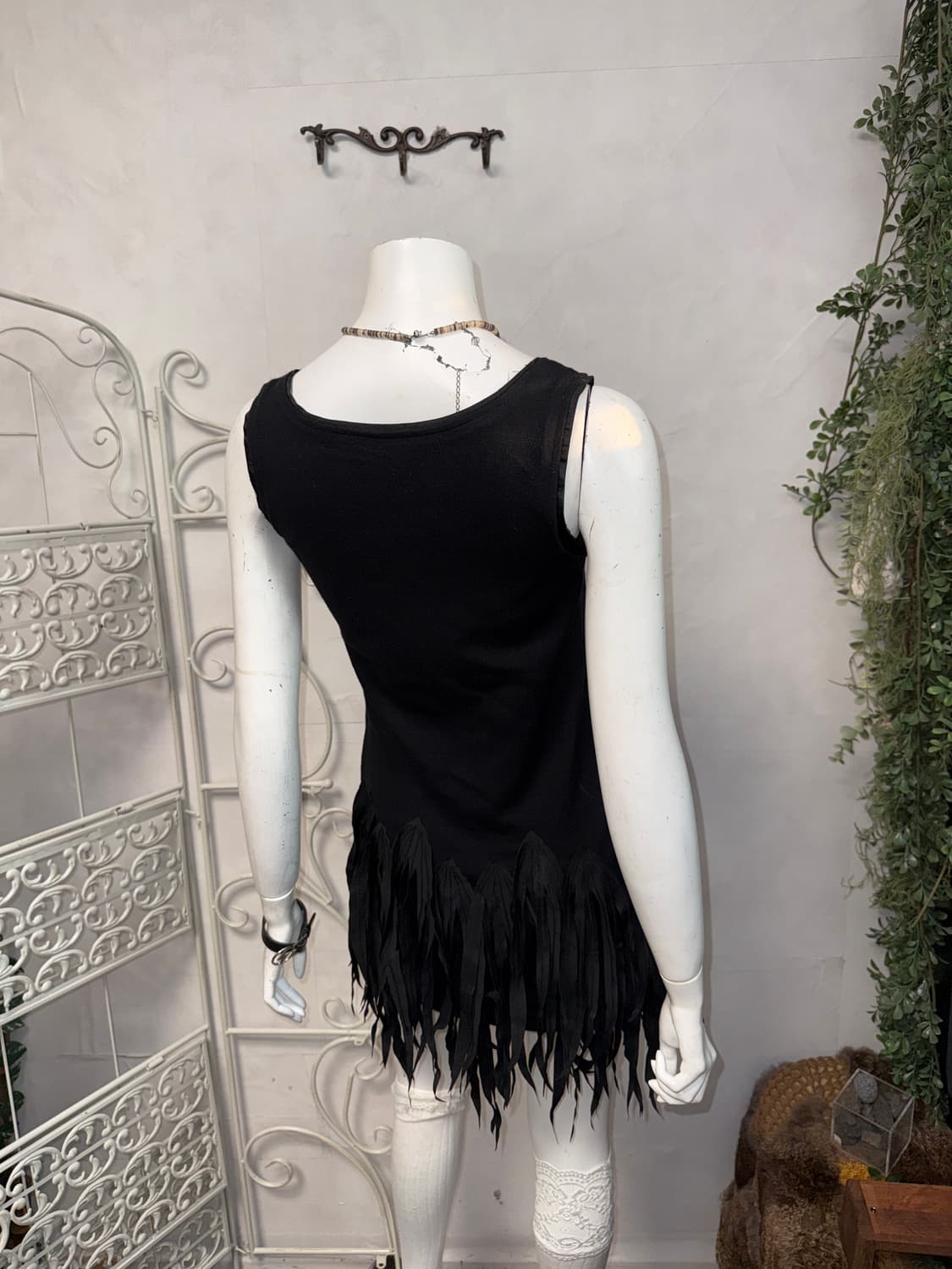 Black grunge feather details ops 상품이미지6