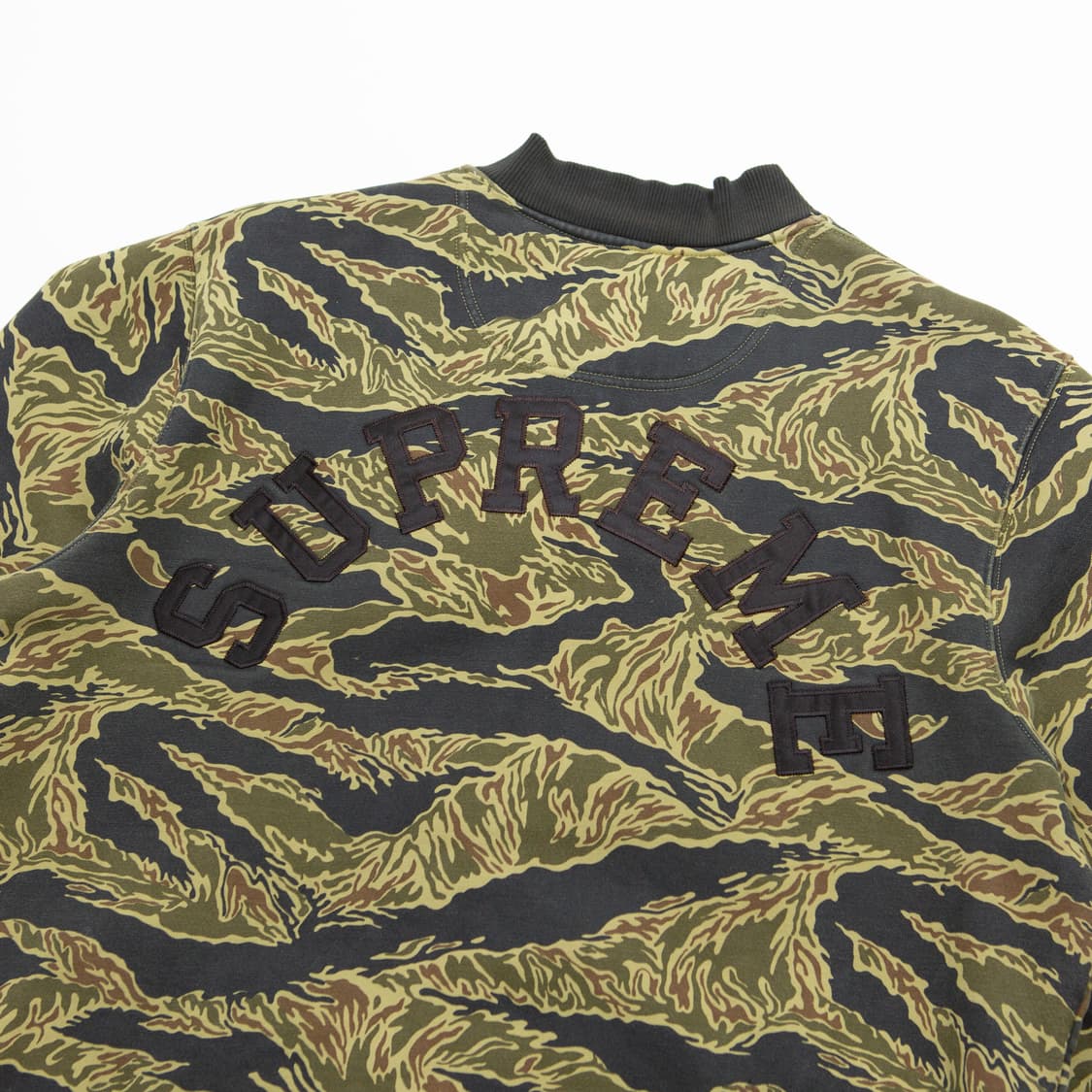 슈프림 x 챔피온 타이거 카모 바시티 자켓 상품이미지7