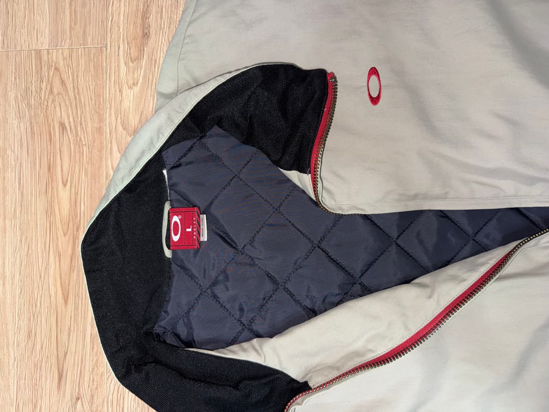 오클리 소프트웨어 레드택 누빔 자켓 상품이미지1