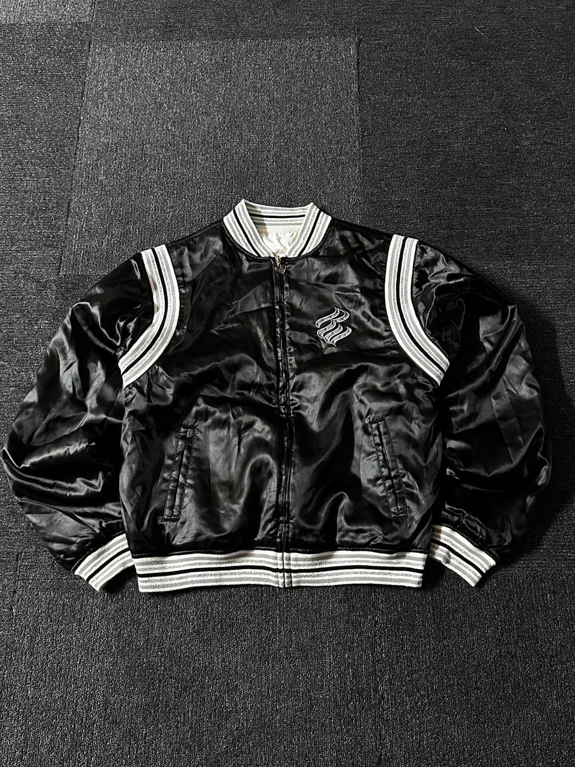 Rocawear 리버시블 큐빅 사틴 봄버 자켓  L 사이즈 상품이미지1