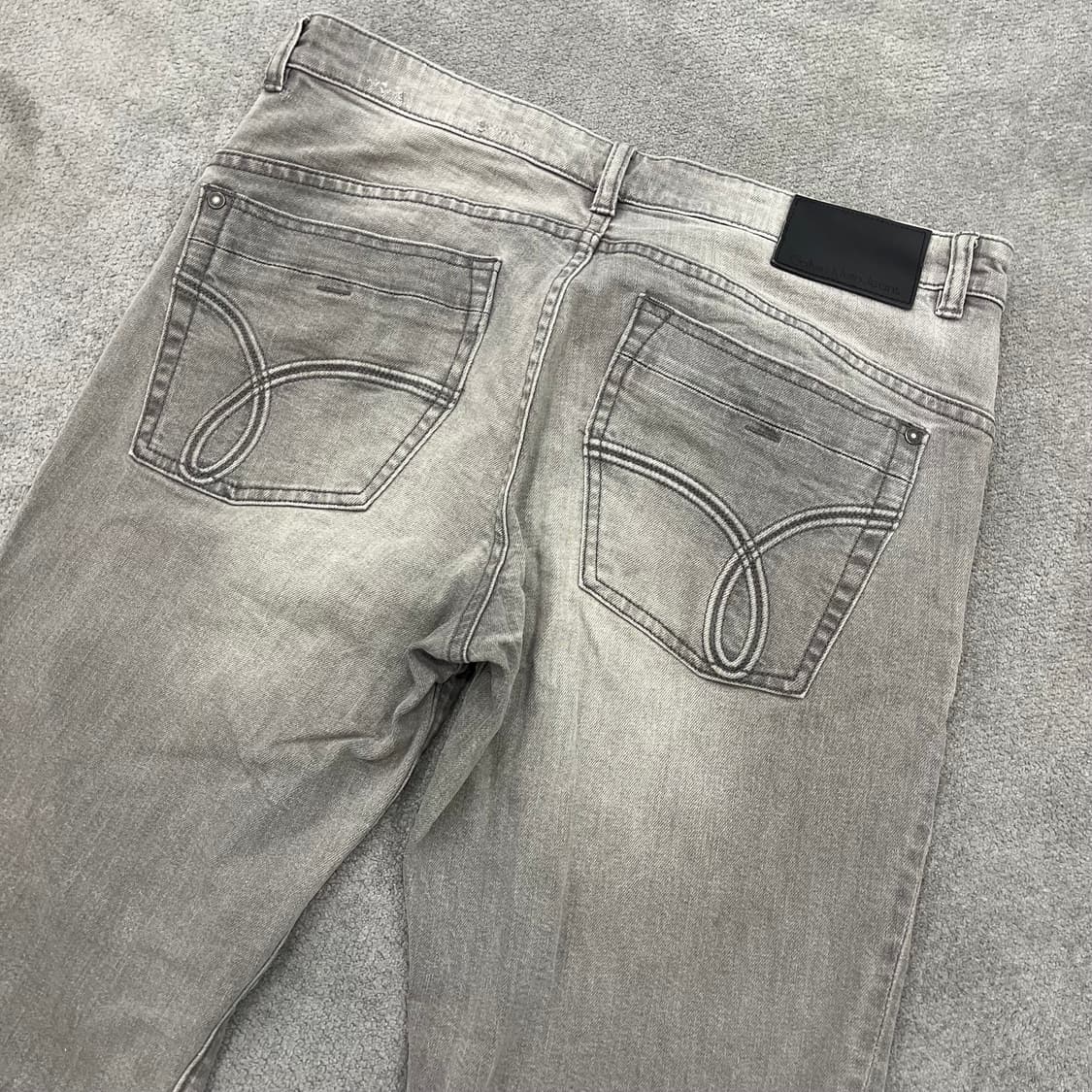 캘빈클라인 CK 그레이 디스워싱 데미지 청바지 상품이미지5