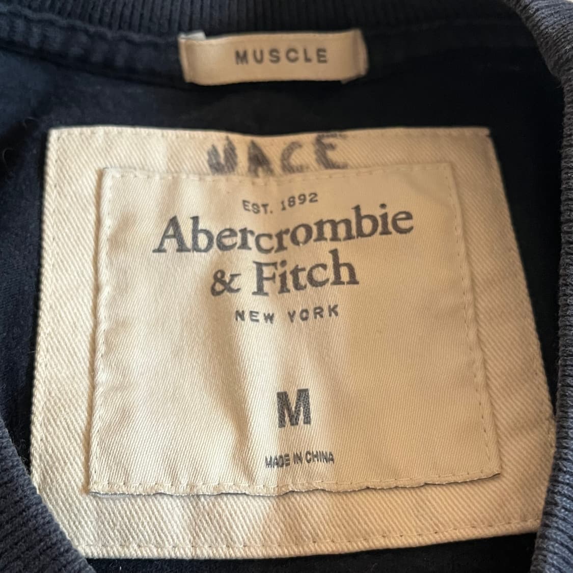 아베크롬비 로고 패치 반팔티 상품이미지3