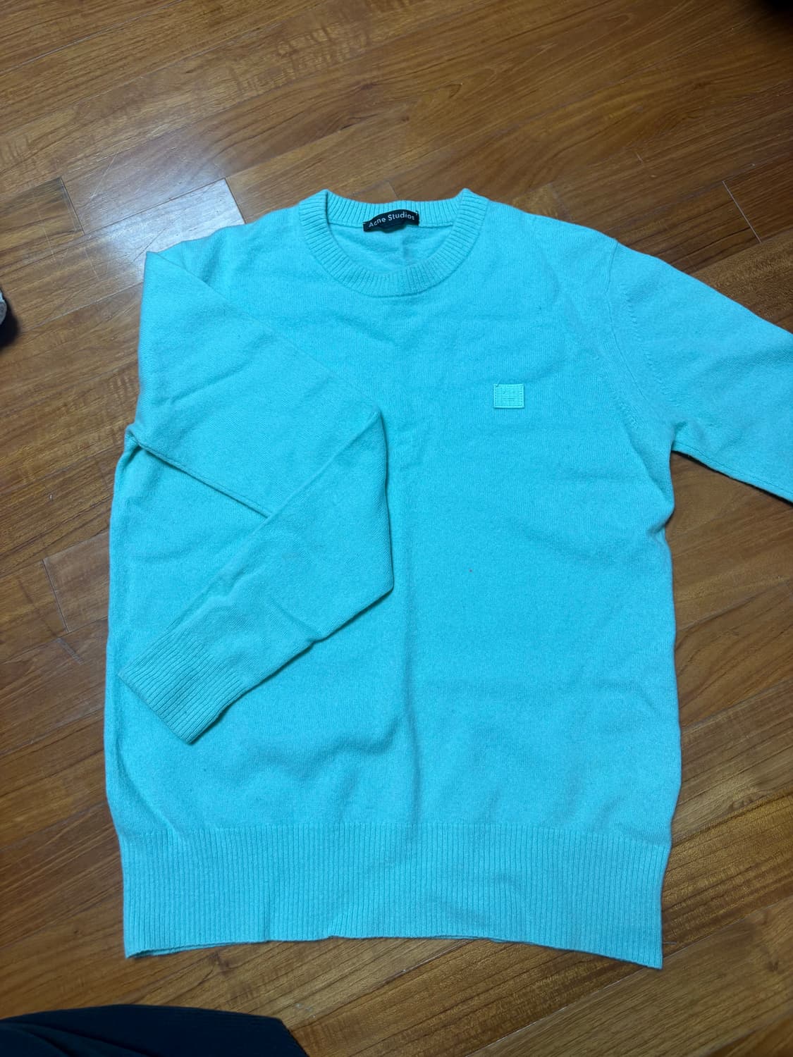 아크네 니트 상품이미지1