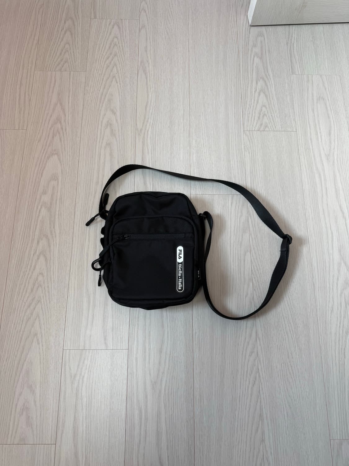 FILA 크로스백 상품이미지1