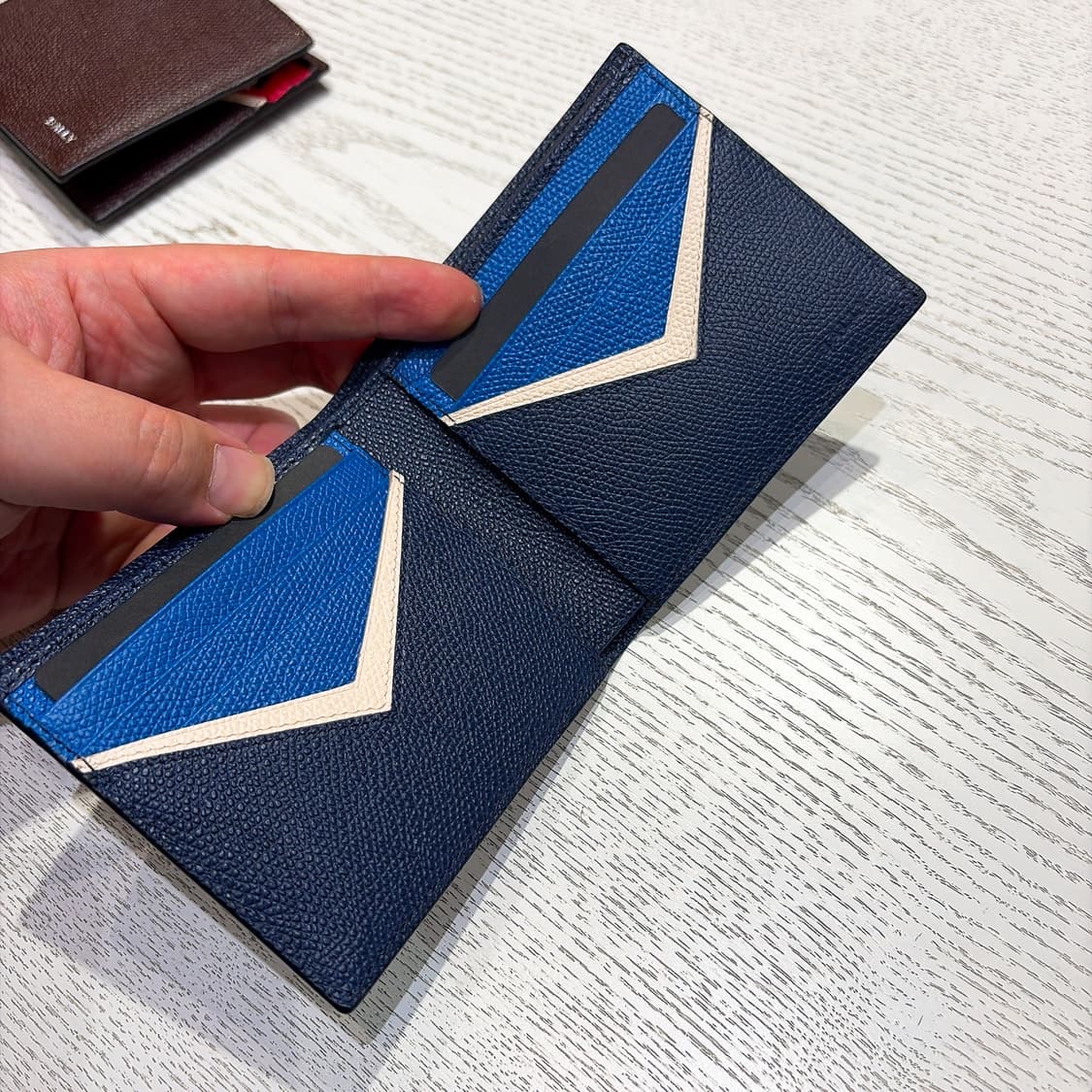 (정품/새상품) BALLY 발리 남성 레더 반지갑 네이비 상품이미지2