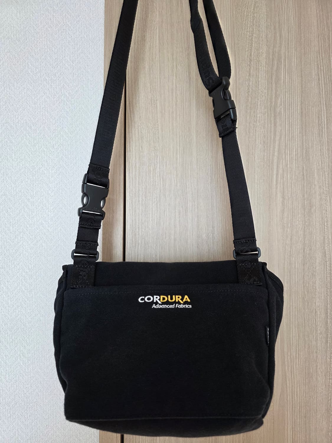 슈프림 미니 메신저백 25SS 블랙 상품이미지2