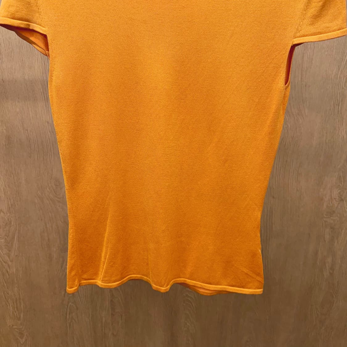 셀린느 실크 반팔 티셔츠 사이드 슬릿 라운드넥 디테일 슬림핏 오렌지 상품이미지5