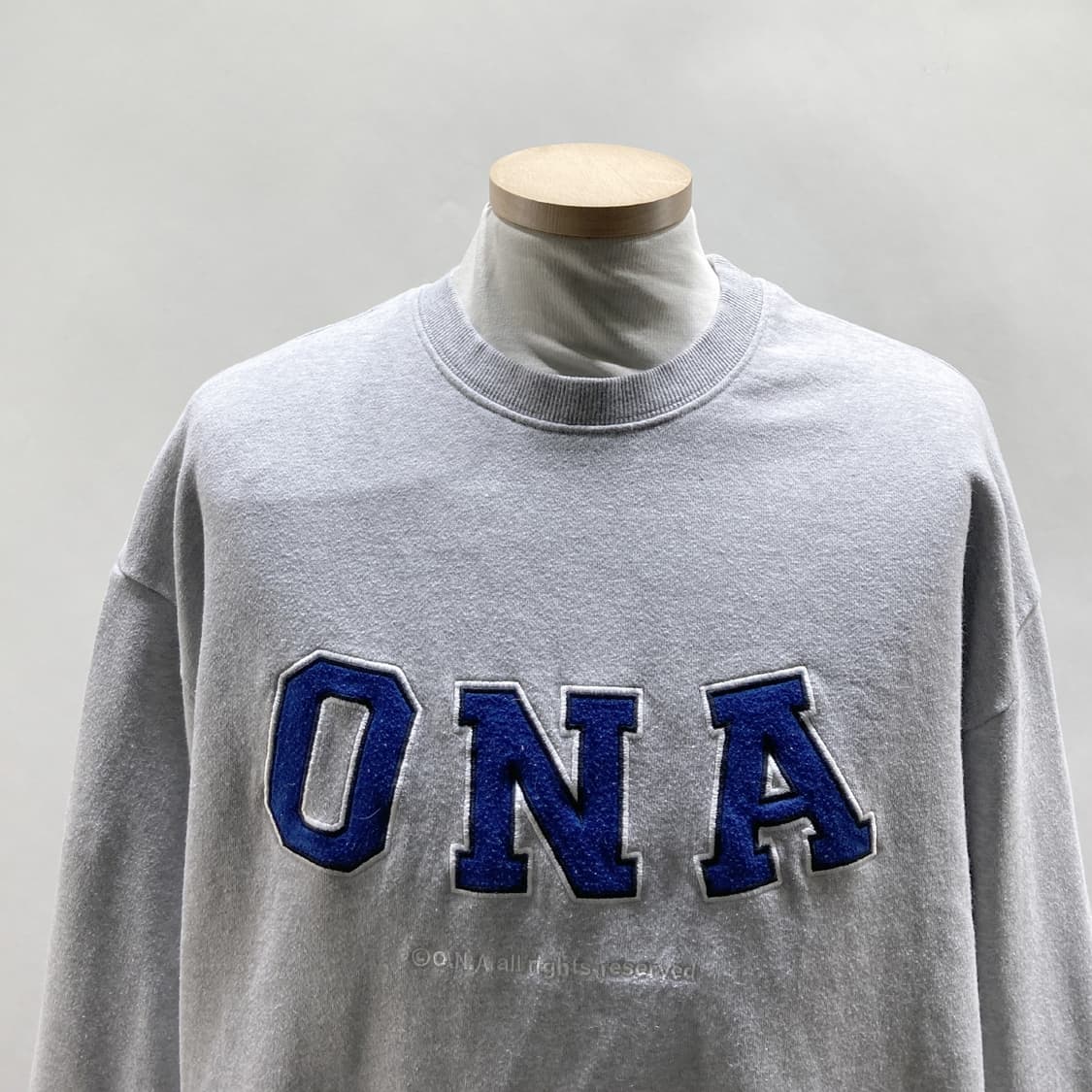 ONA 여성캐주얼맨투맨티 그레이 FREE  상품이미지2