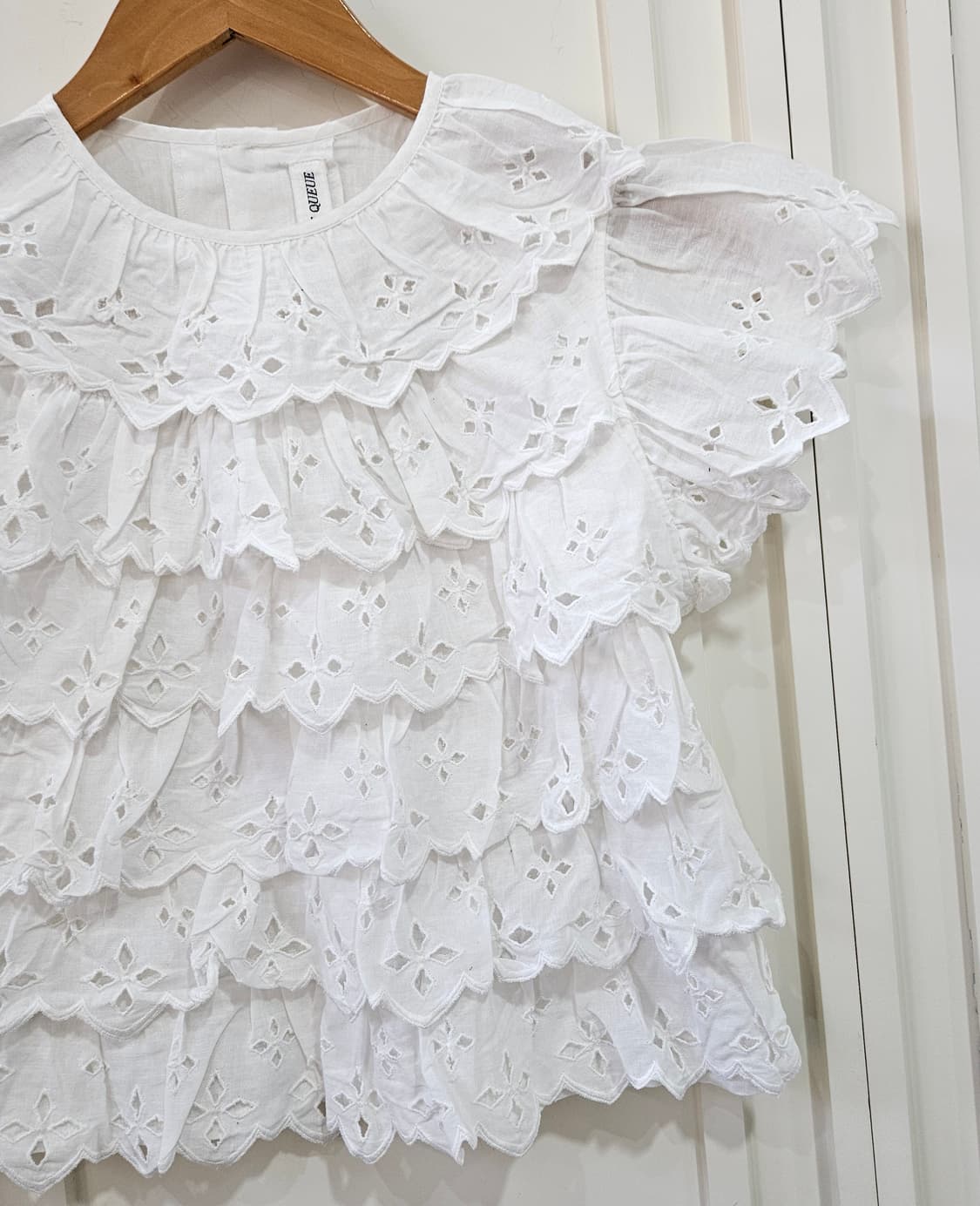 코튼 린넨 펀칭 프릴 블라우스 상품이미지2