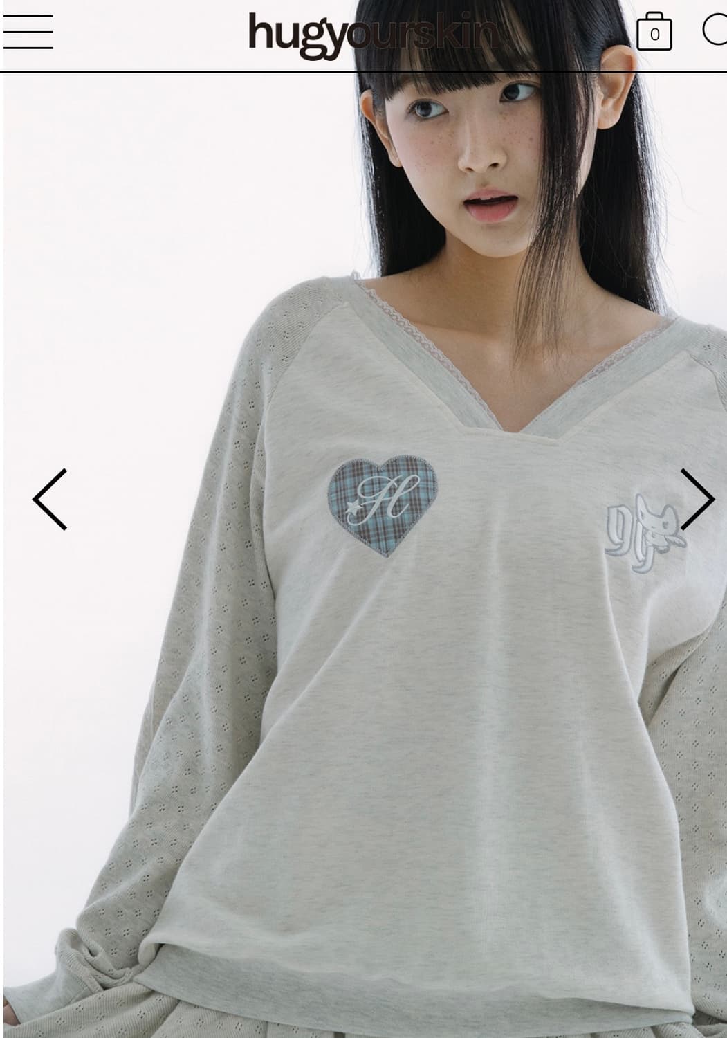허그유어스킨 Patch v-neck raglan T - Ivory 새상품 상품이미지3