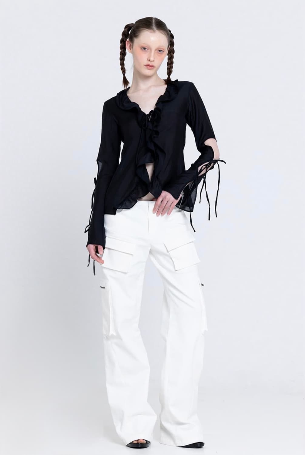 페인츄얼 러플셀프타이리본셔츠 블랙 상품이미지3