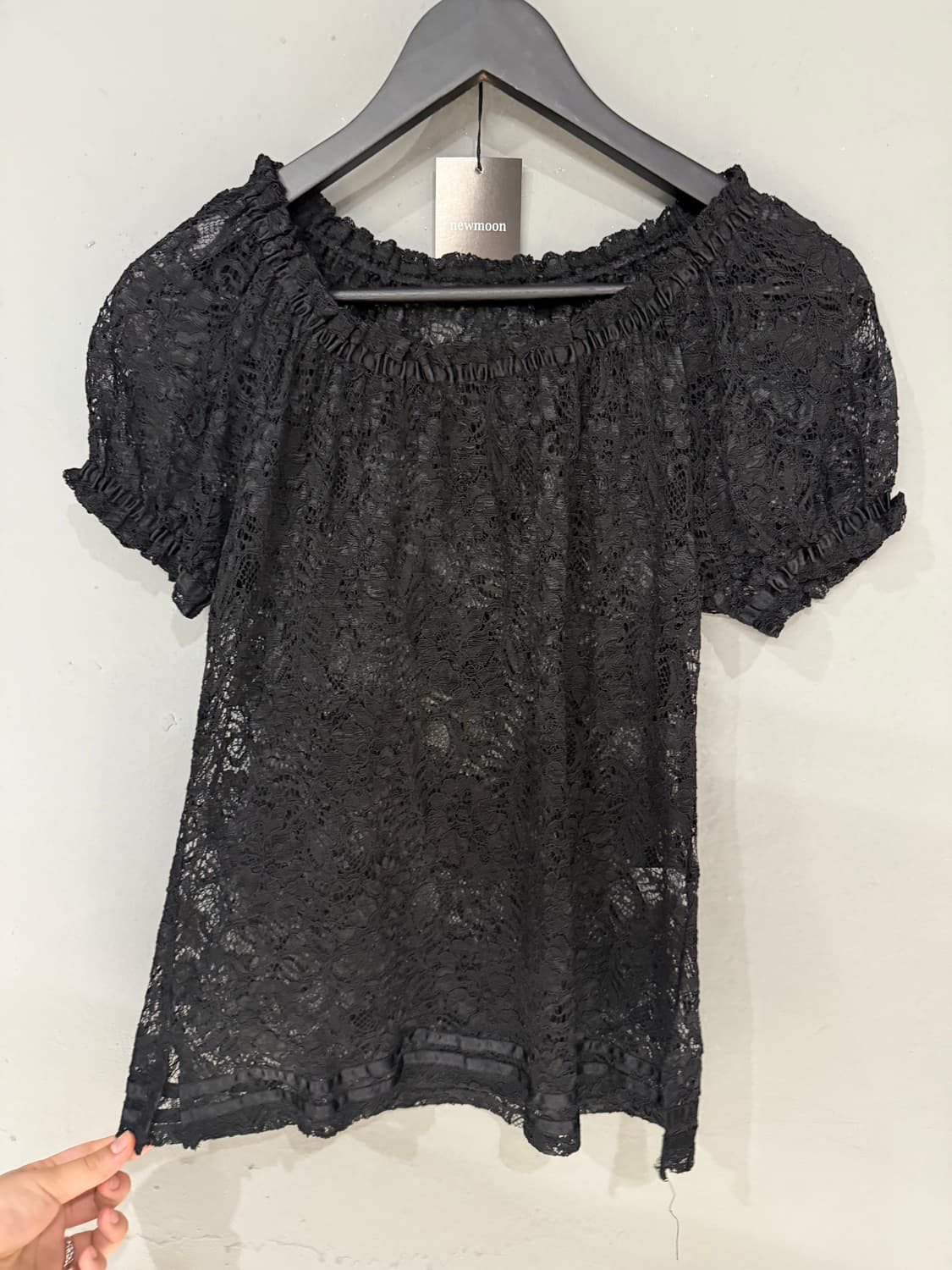 see-through pattern off-shoulder top 상품이미지3