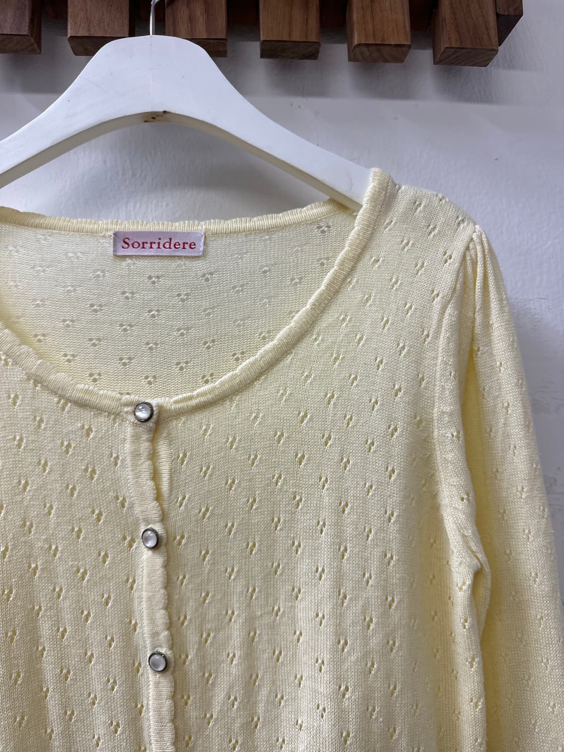 일본빈티지 Sorridere 펀칭 자수 버튼 디테일 가디건 상품이미지2