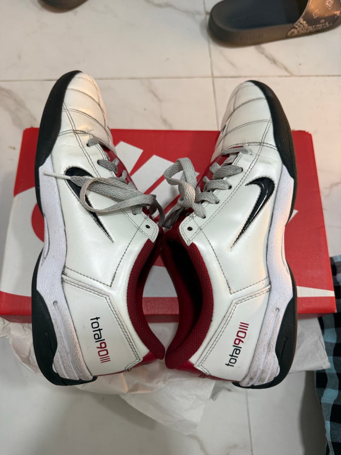 나이키 토탈 90 스니커즈 (축구화아님) 상품이미지2