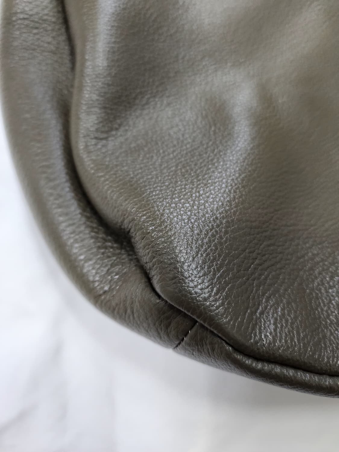 베라왕 샹스 빅백 소가죽 숄더백 카키 상품이미지7